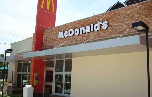 McDonald’s da Rebouças vai cobrar o estacionamento
