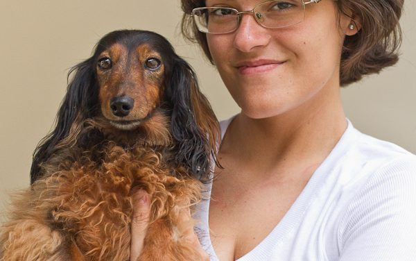 Veterinária promove a alimentação natural para cães e gatos