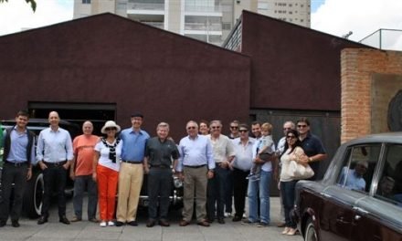 Colecionadores de Rolls-Royces se reúnem na Vila Leopoldina