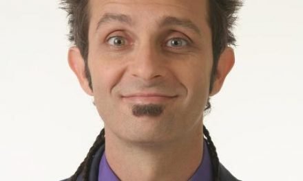 Casa do Humor ensina stand-up comedy a paulistanos