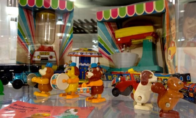 “Caçadoras de lembranças” inauguram exposição de brinquedos antigos