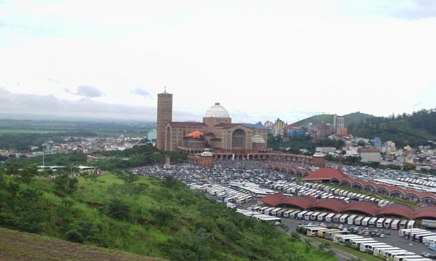 Por que os paulistanos chamam Aparecida de Aparecida do Norte?