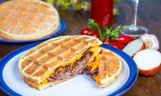 Chef francês cria sanduíches com massa de waffle no Butantan Food Park