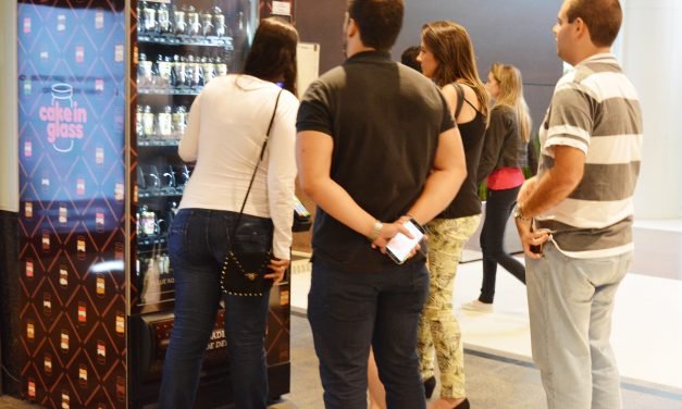 Cake in Glass: a máquina que vende 21 tipos diferentes de bolos em potes